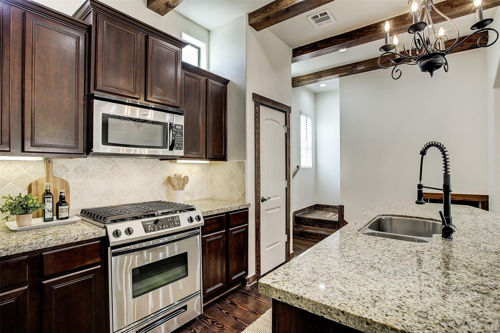 1426 W 21st Street - Photo 15