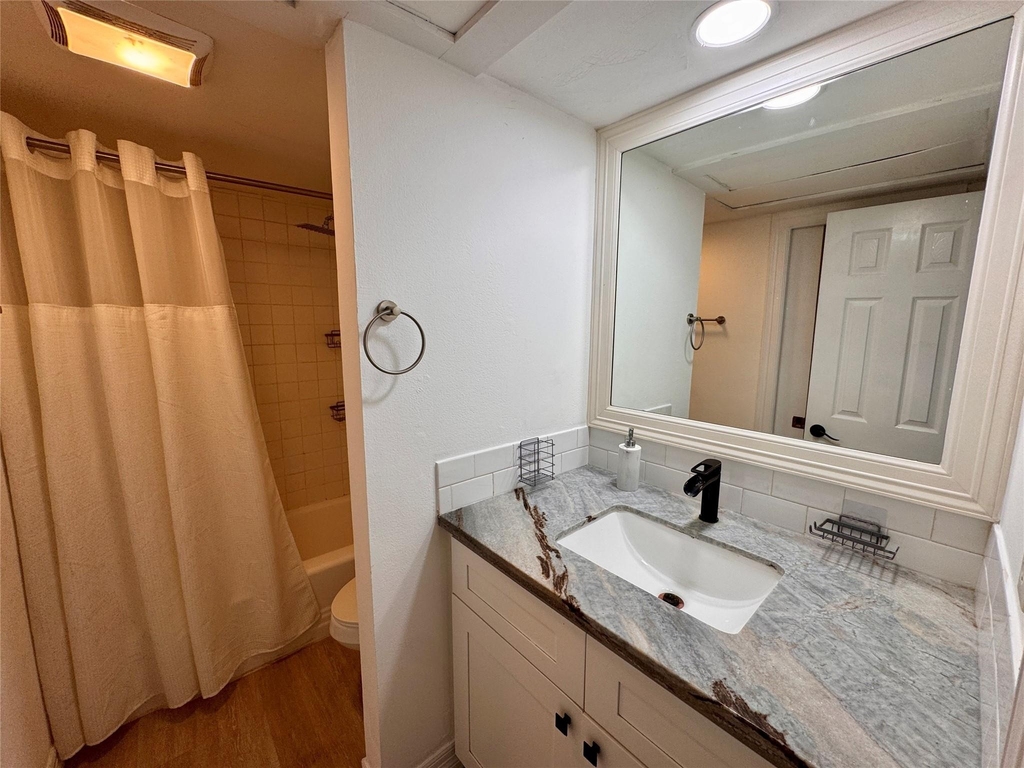3131 Southwest Freeway - Photo 16