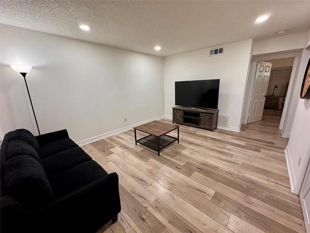3131 Southwest Freeway - Photo 7