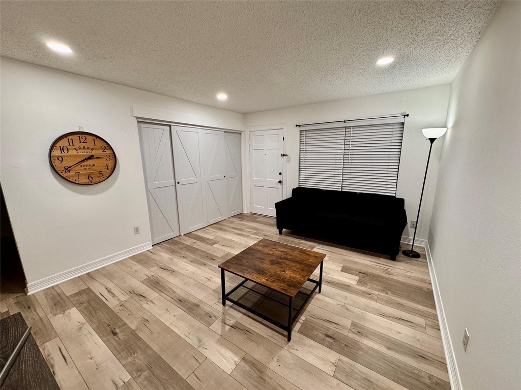 3131 Southwest Freeway - Photo 9