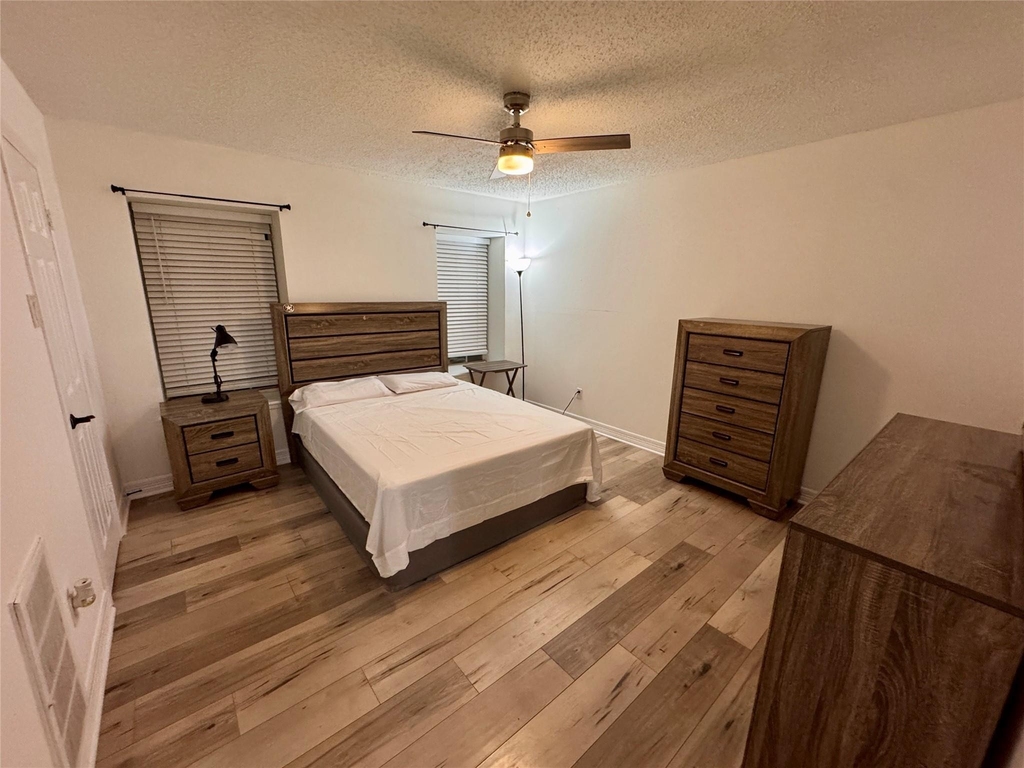 3131 Southwest Freeway - Photo 23