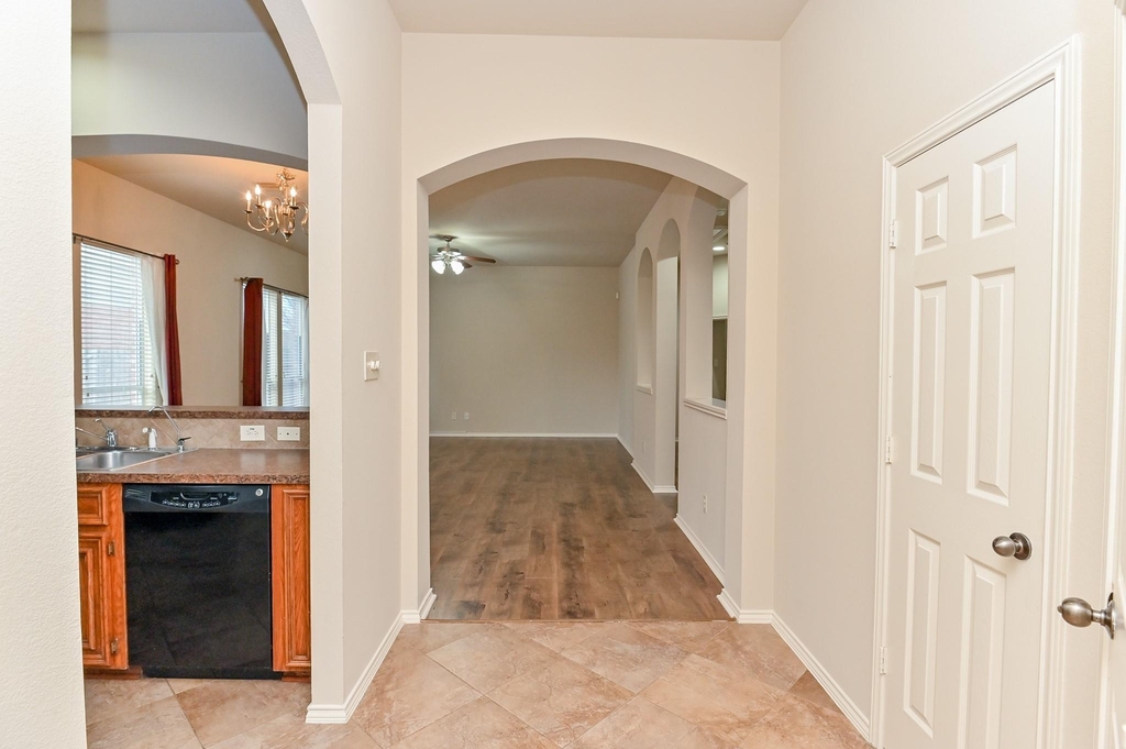 2106 Castle Gardens Lane - Photo 4