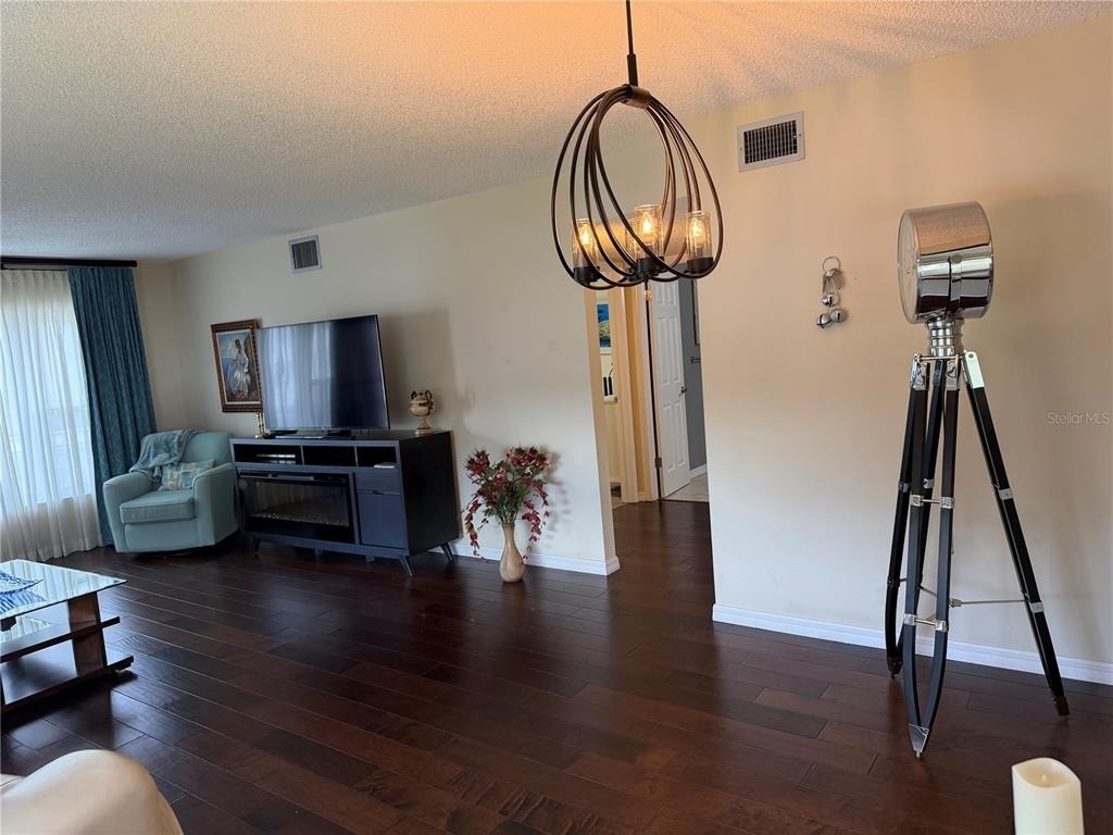 2426 Ecuadorian Way - Photo 5