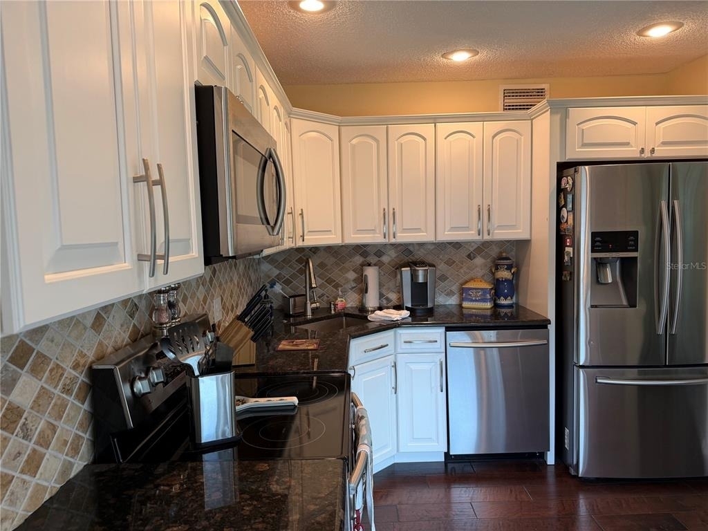 2426 Ecuadorian Way - Photo 7