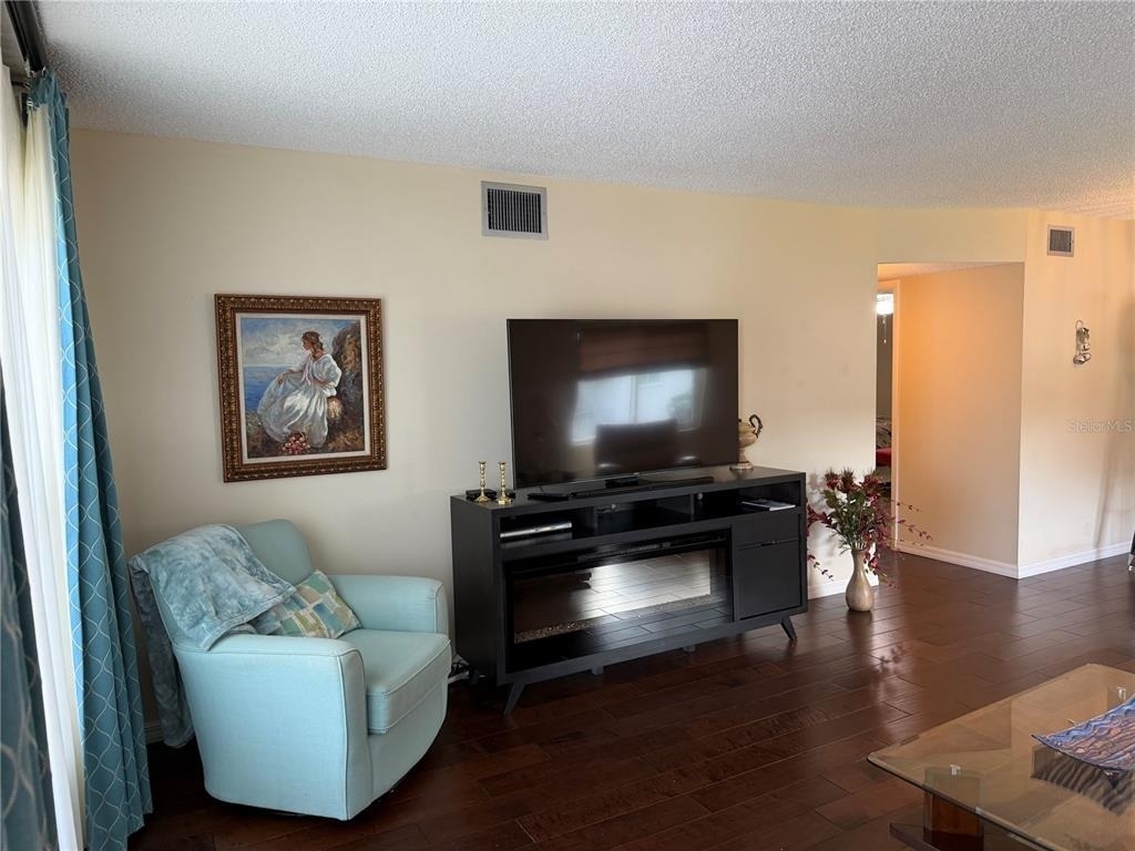 2426 Ecuadorian Way - Photo 2