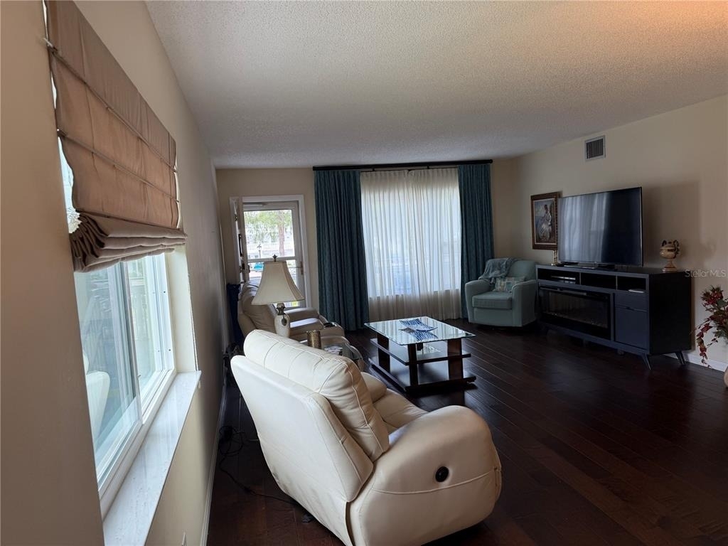 2426 Ecuadorian Way - Photo 6