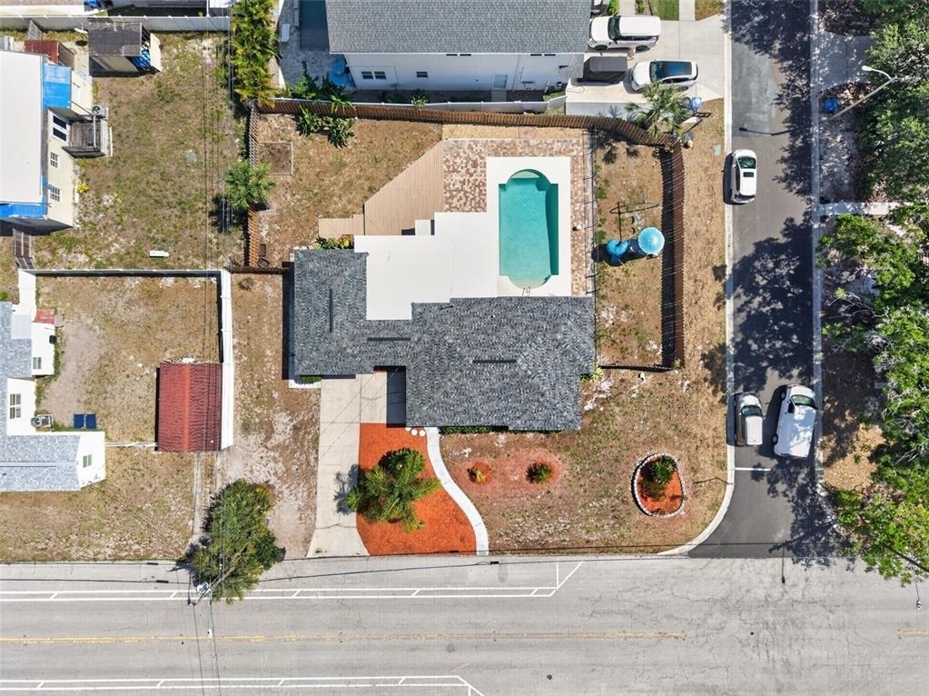 1674 34th Avenue N - Photo 2