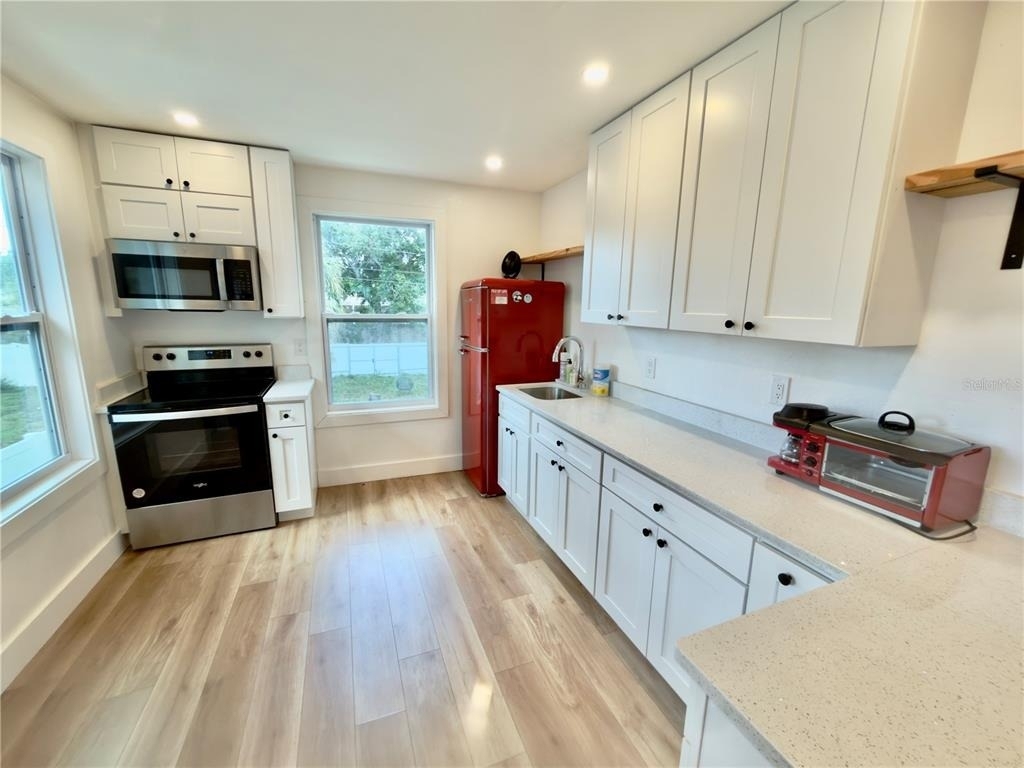 2238 Quincy Street S - Photo 6