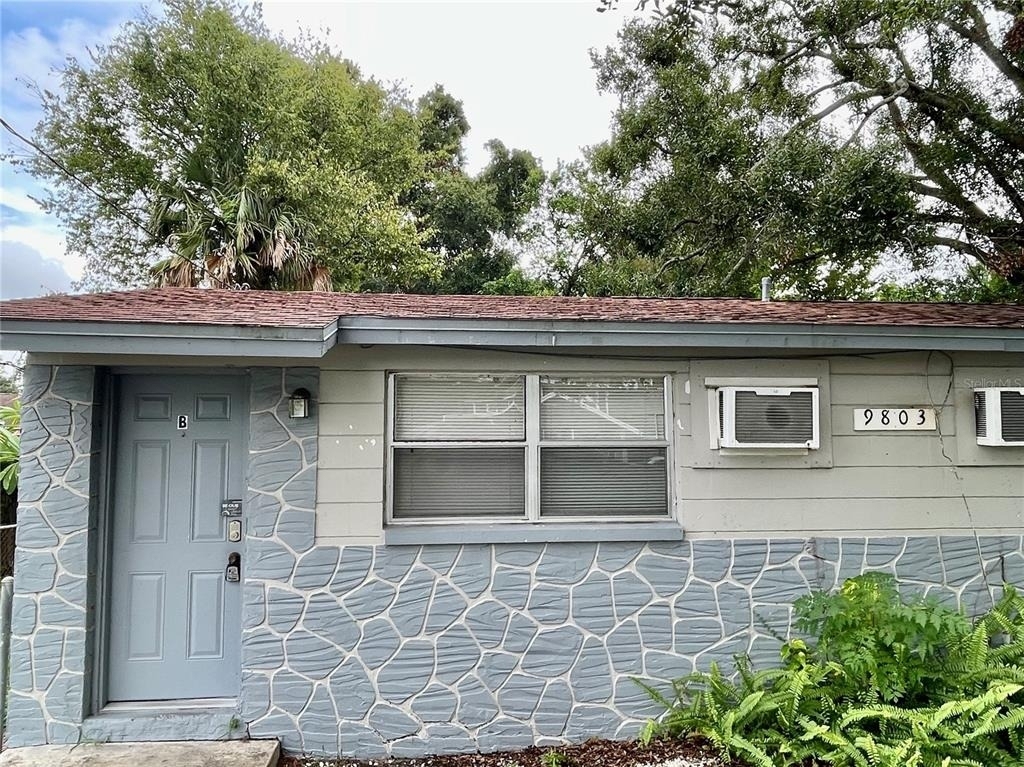 9803 N 11th Street - Photo 0