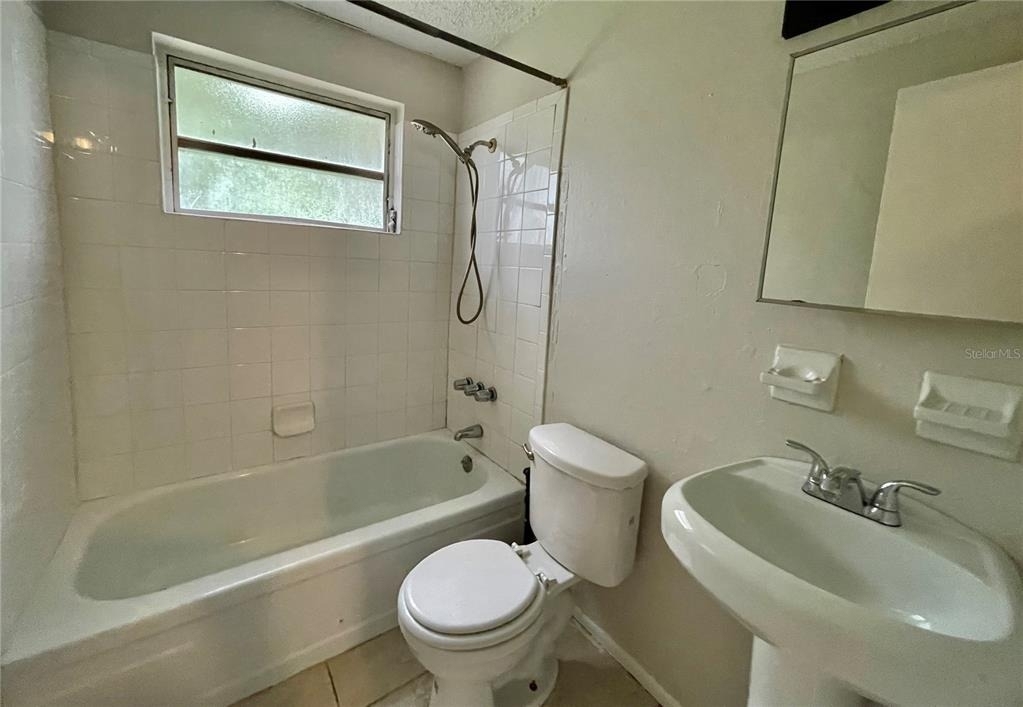 9803 N 11th Street - Photo 5