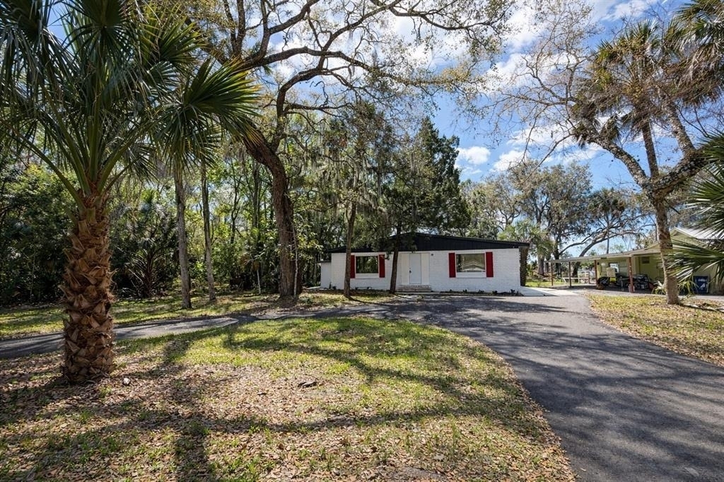 502 Nw Crystal Street - Photo 0