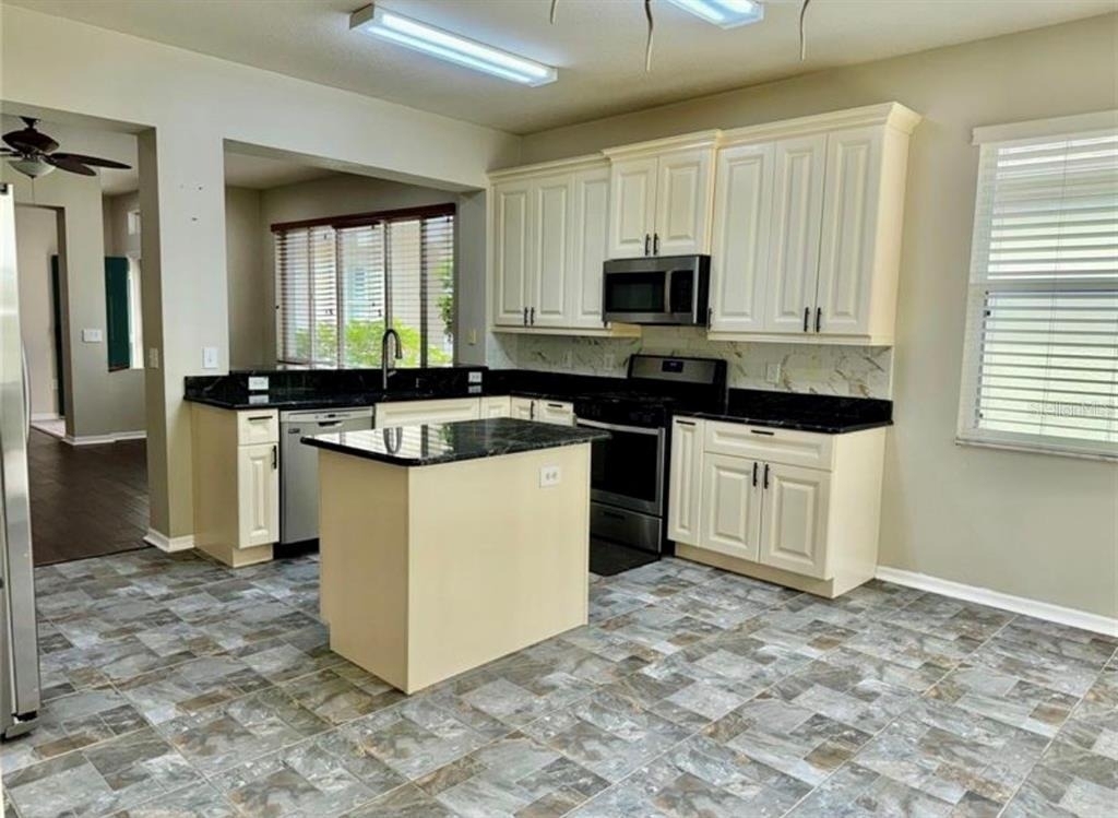 30239 Emmetts Court - Photo 2