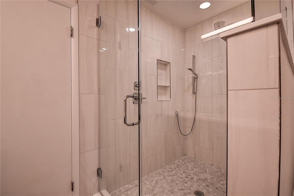 1247 Monticello Boulevard N - Photo 32