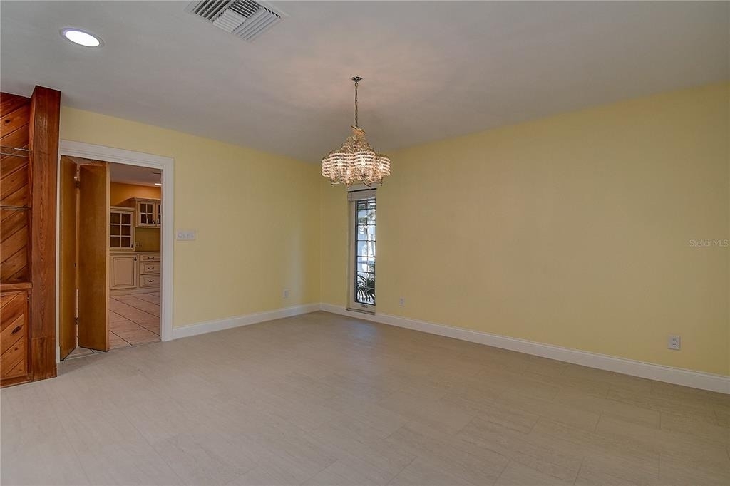 1247 Monticello Boulevard N - Photo 20