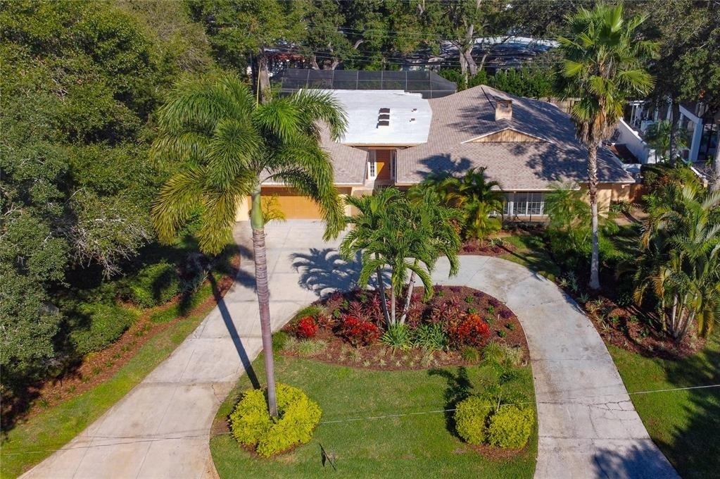 1247 Monticello Boulevard N - Photo 1