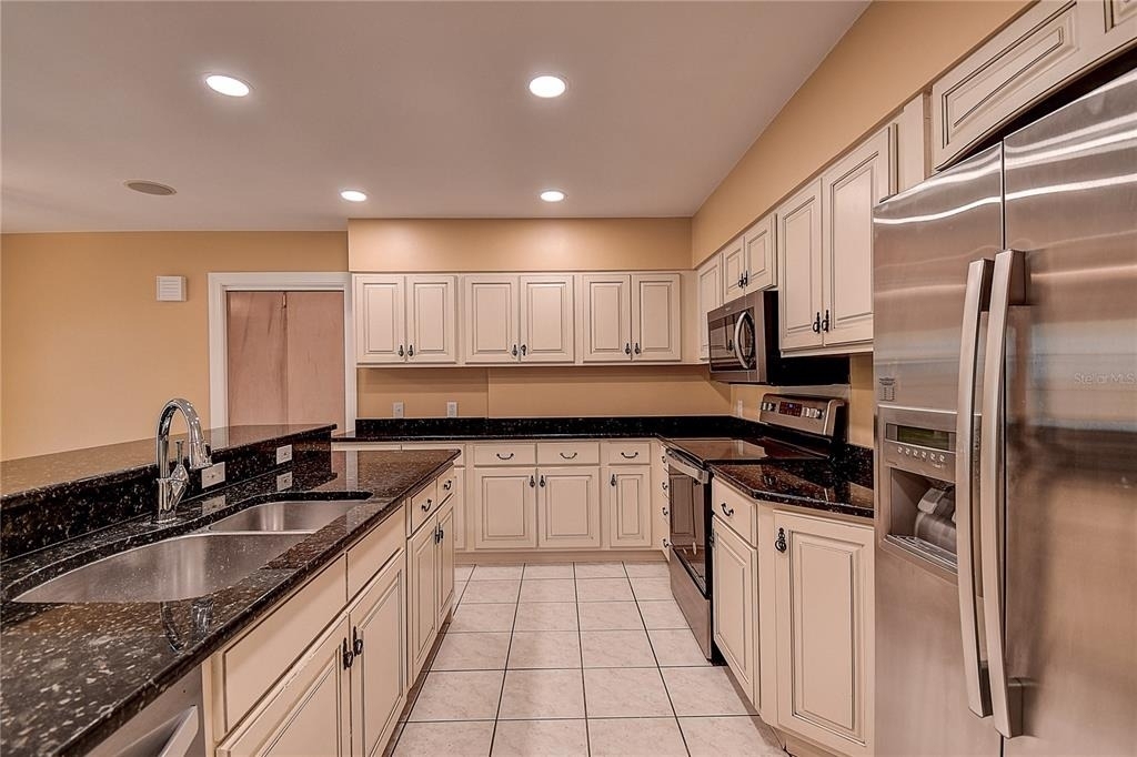 1247 Monticello Boulevard N - Photo 30