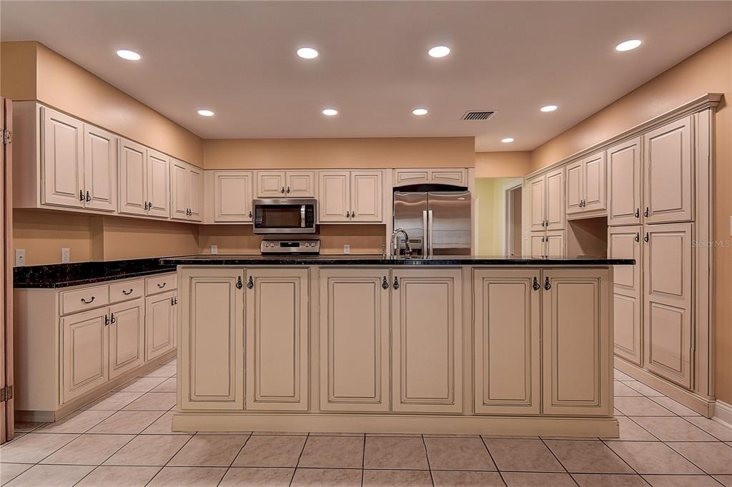 1247 Monticello Boulevard N - Photo 25