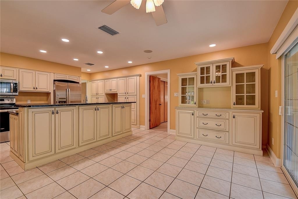1247 Monticello Boulevard N - Photo 24