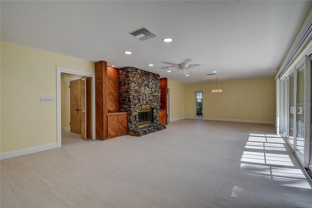 1247 Monticello Boulevard N - Photo 17
