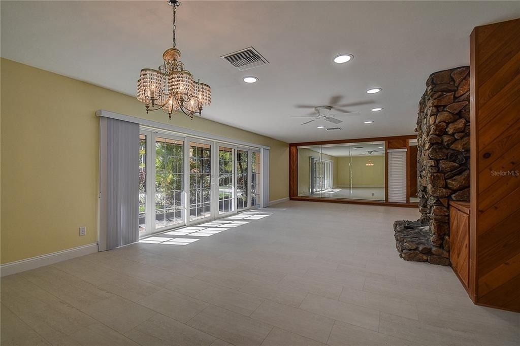 1247 Monticello Boulevard N - Photo 18