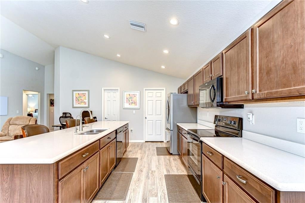 6731 Castle Green Place - Photo 14