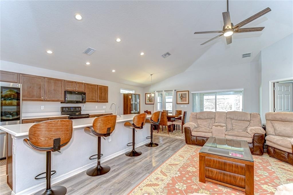 6731 Castle Green Place - Photo 9