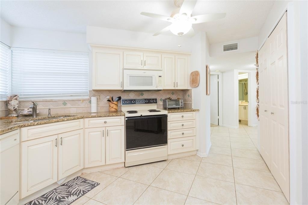 6080 Bahia Del Mar Circle - Photo 14