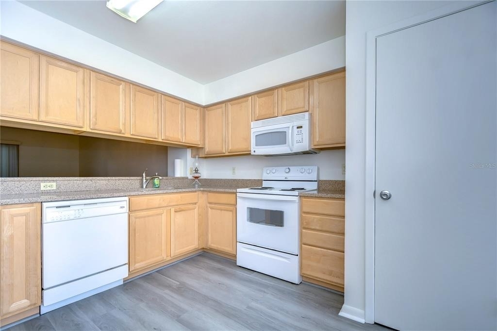 13937 Fletchers Mill Drive - Photo 10