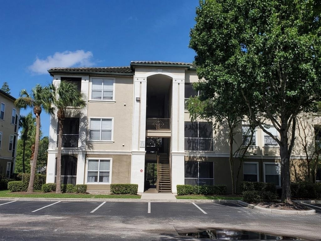 5807 Legacy Crescent Place - Photo 2
