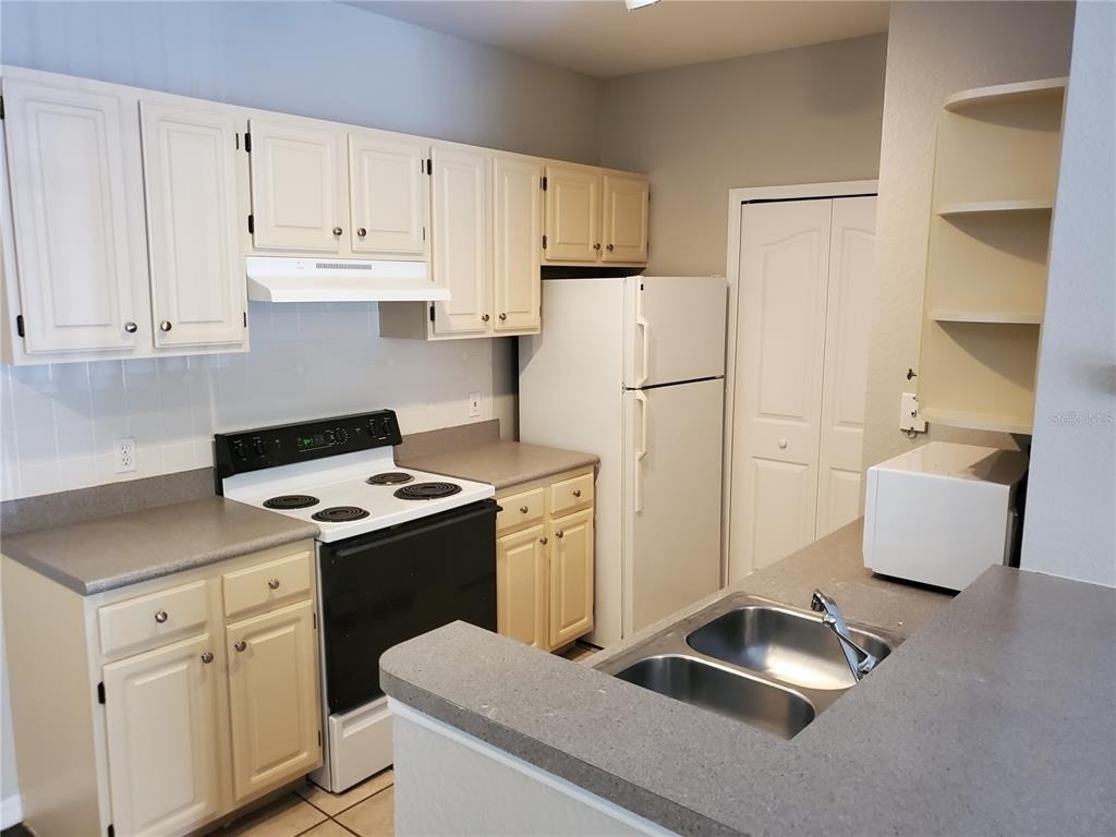 5807 Legacy Crescent Place - Photo 8