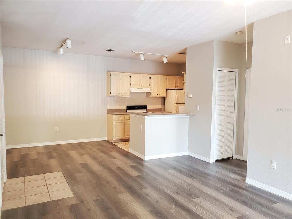 5807 Legacy Crescent Place - Photo 5