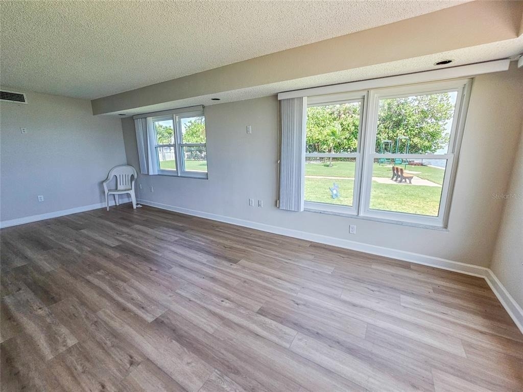 5900 Shore Boulevard S - Photo 8