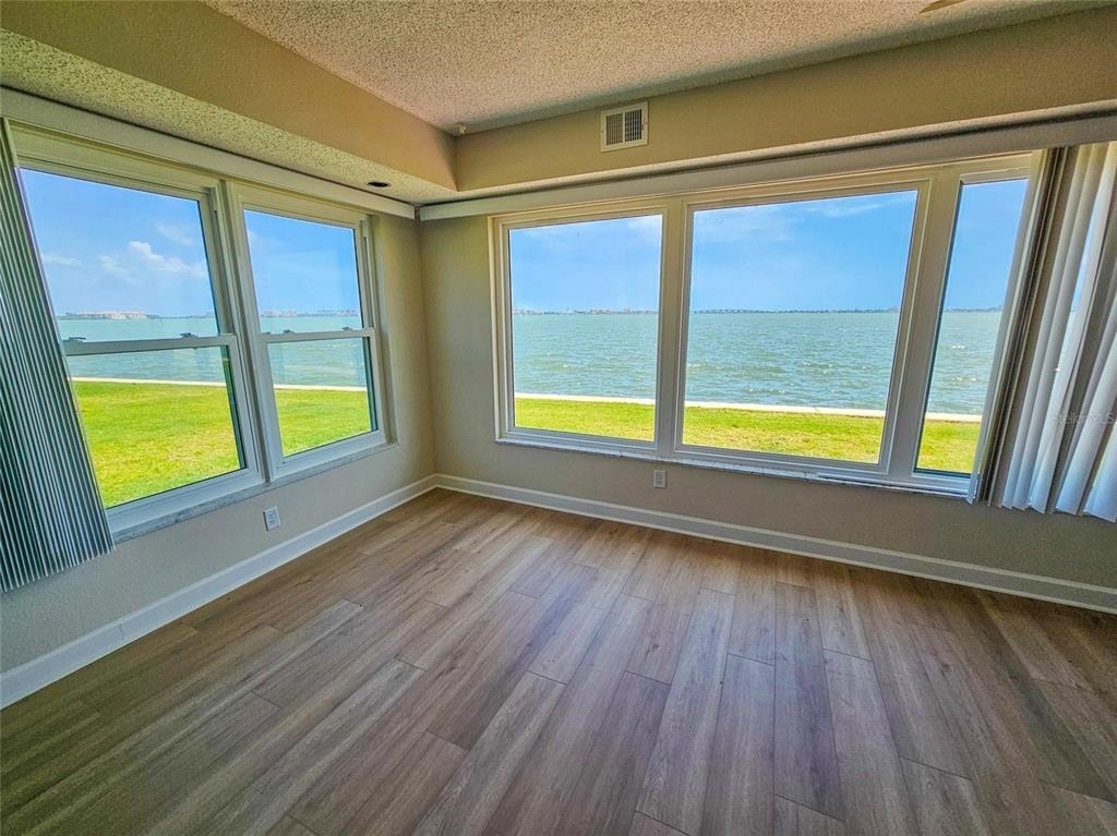 5900 Shore Boulevard S - Photo 10