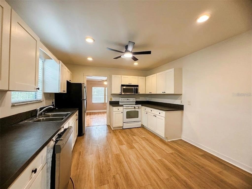 702 Avenue H Ne - Photo 7