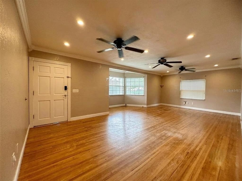 702 Avenue H Ne - Photo 5