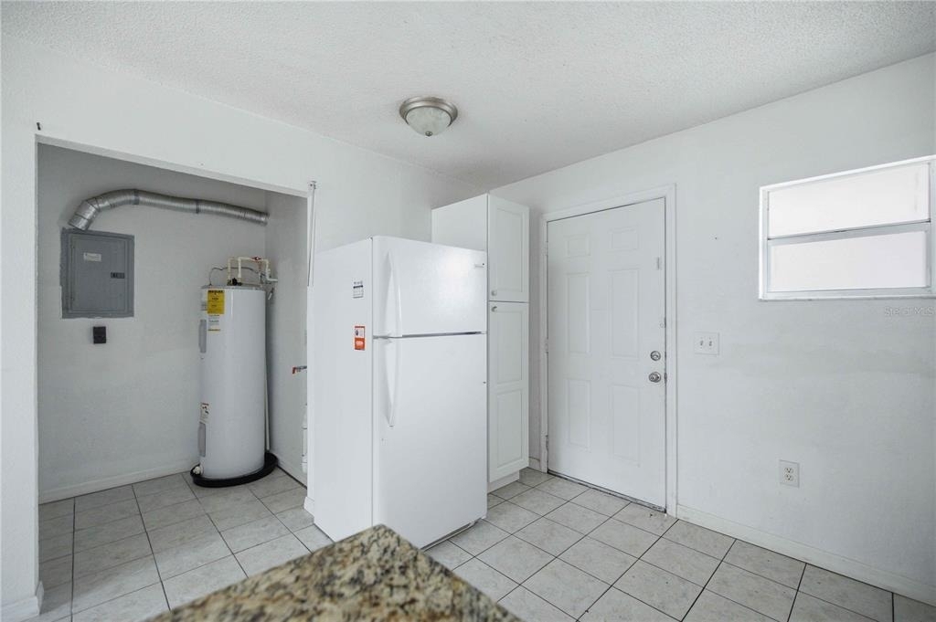 421 Ne 26th Court - Photo 9