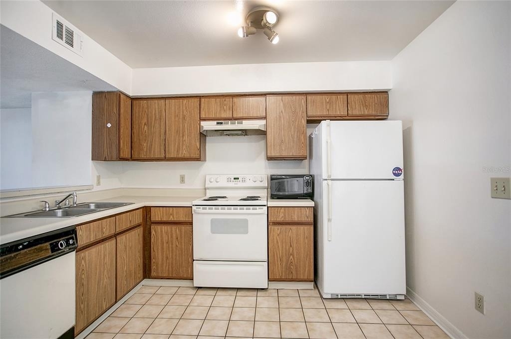 2721 Gray Fox Lane - Photo 2