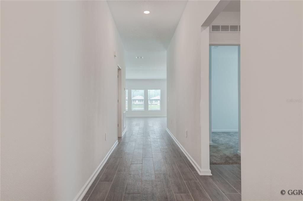 1490 Brentwood Drive - Photo 2
