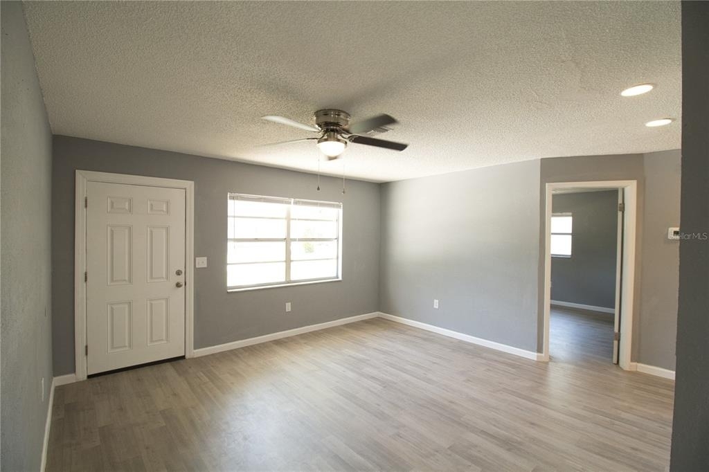 7138 Oakwood Drive - Photo 4