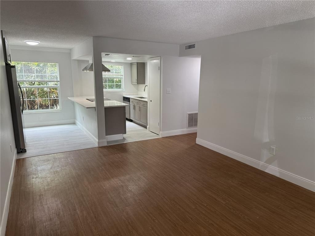 726 Edgewater Drive - Photo 2
