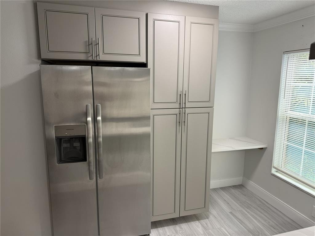726 Edgewater Drive - Photo 8