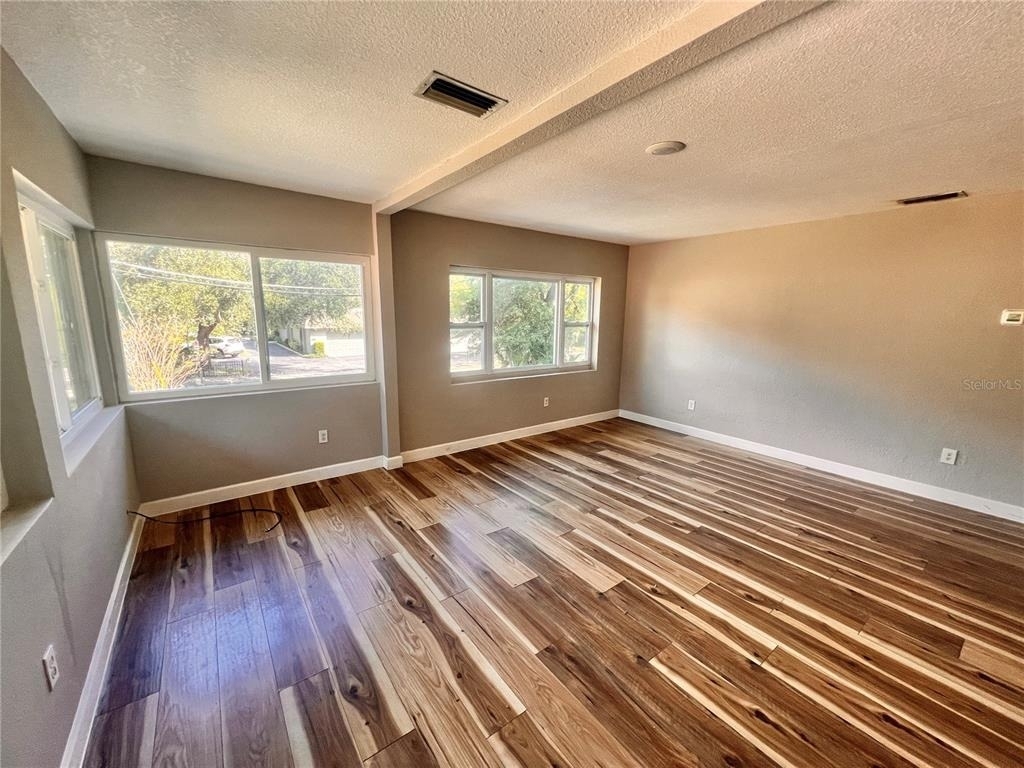 1110 Poinsettia Avenue - Photo 3