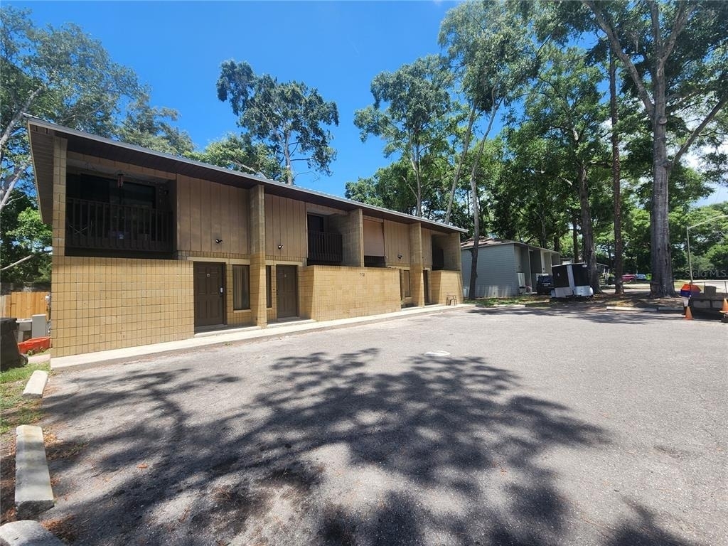 702 Sw 70 Terrace - Photo 0