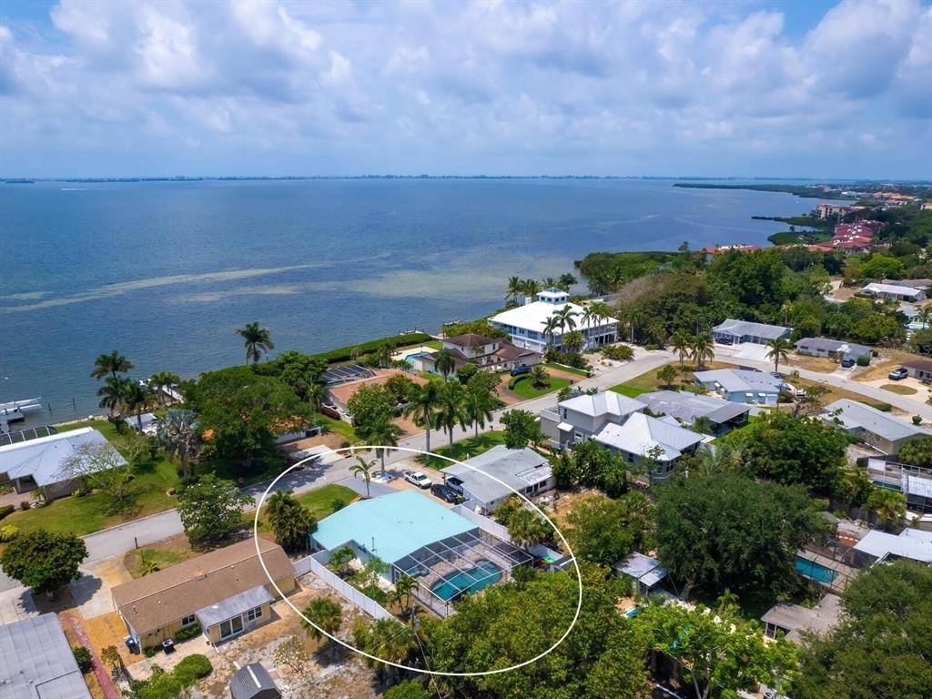 3115 Bay Drive - Photo 2