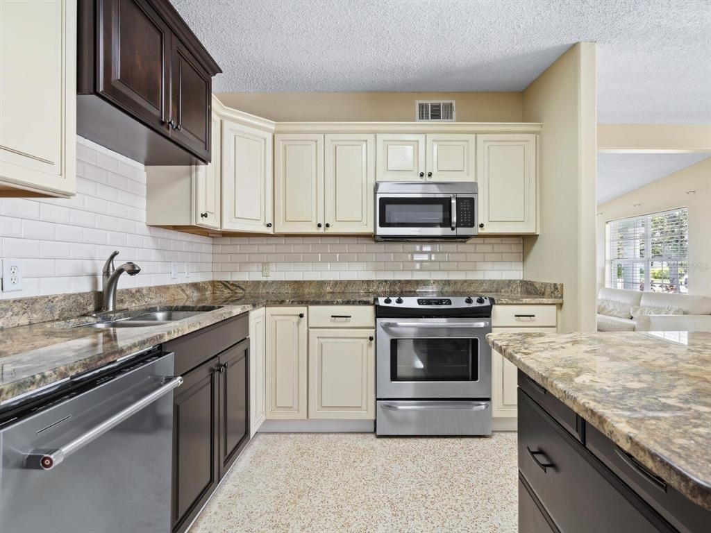 3115 Bay Drive - Photo 4