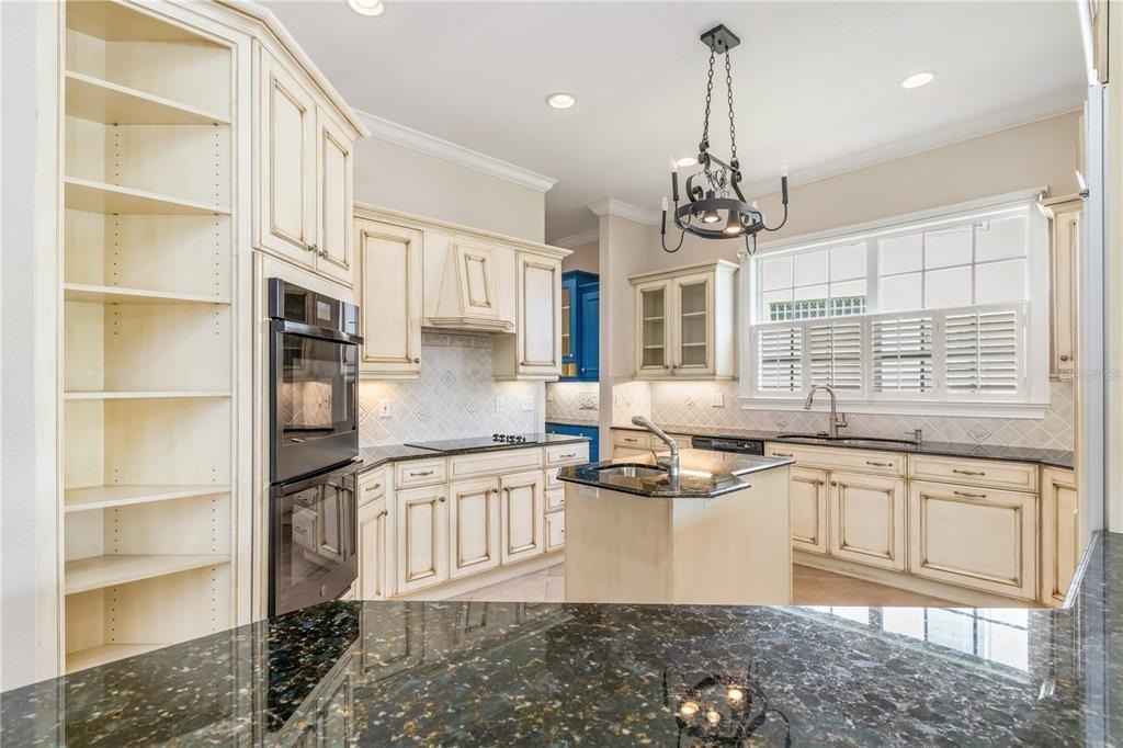 4561 Murcia Boulevard - Photo 7