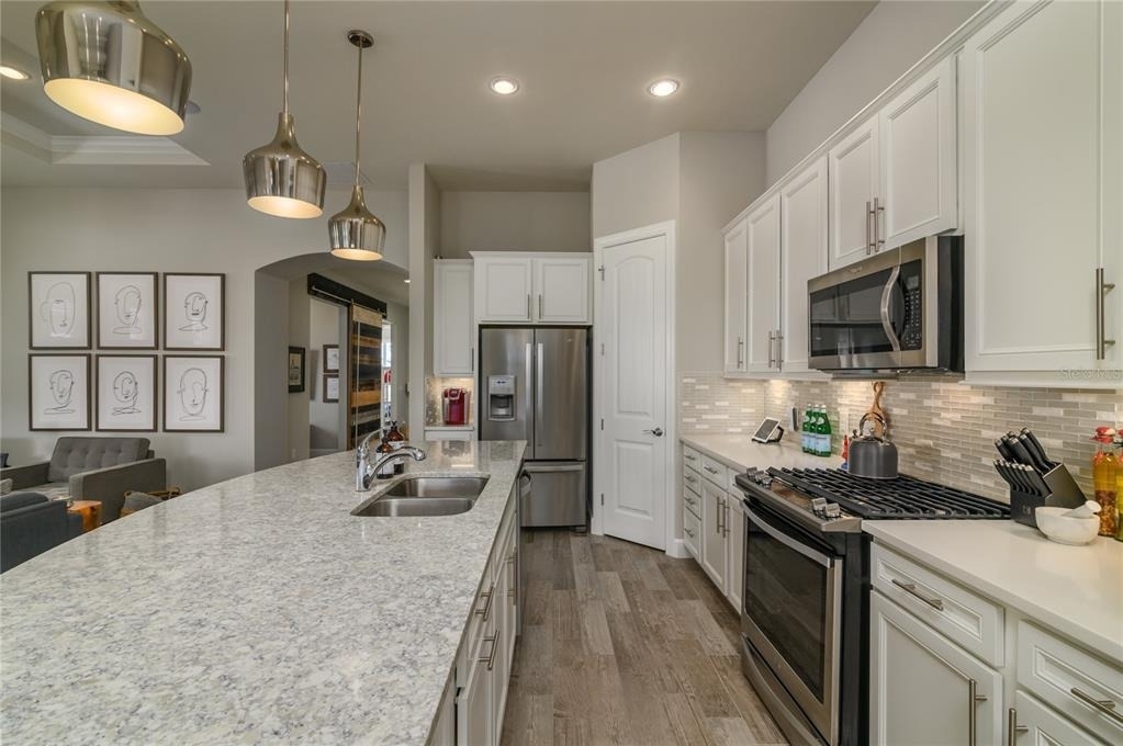12203 Seabrook Avenue - Photo 9