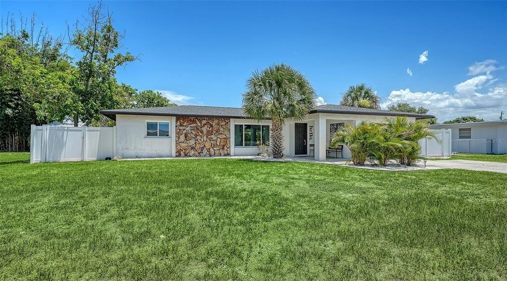 1302 Mango Avenue - Photo 0