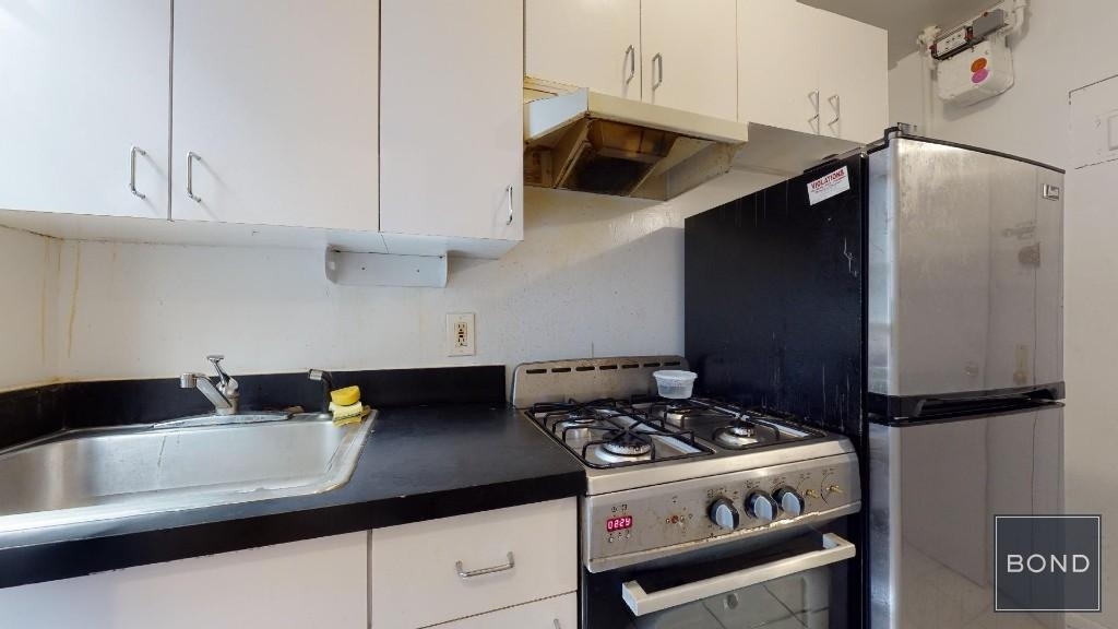 1427 York Avenue Apartment 2C - Photo 2