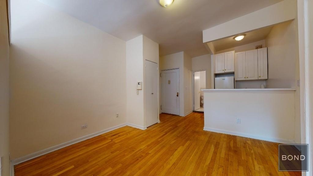 1427 York Avenue Apartment 0E - Photo 0